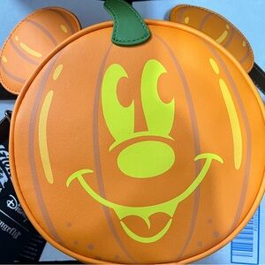 Meet your Posher, Gwenda